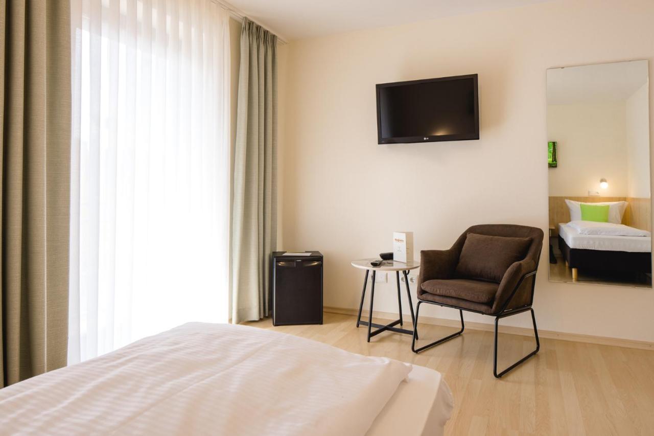 Akzent Hotel Meerfraeulein Wemding Exteriör bild