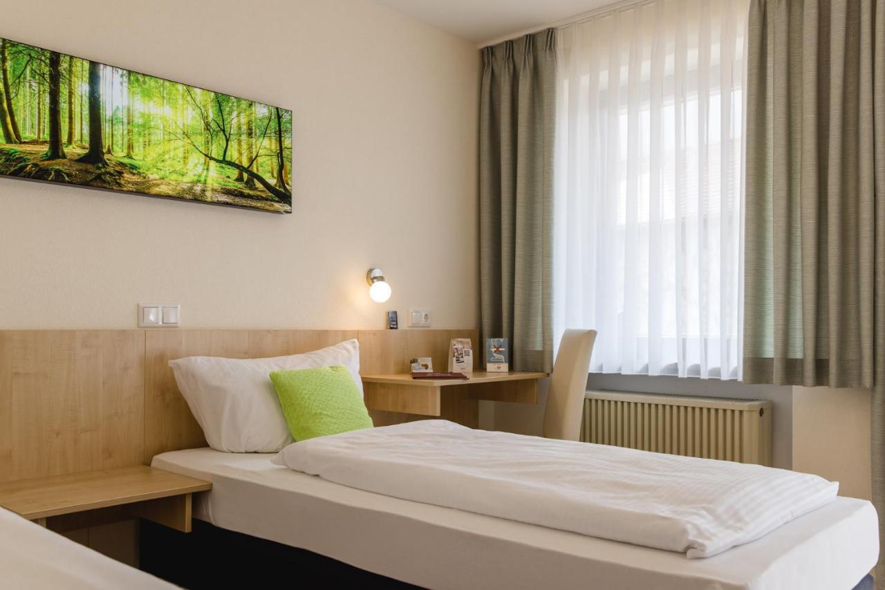 Akzent Hotel Meerfraeulein Wemding Exteriör bild